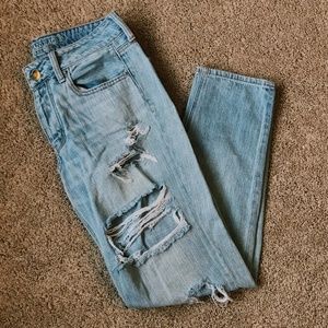Light Wash American Eagle Jeans